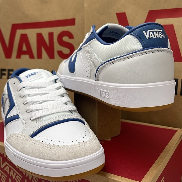 Vans Men’s Lowland Cc Jmp R
Court Navy/White
VN0007P2NAV
Sneakers - Picture 9 of 16